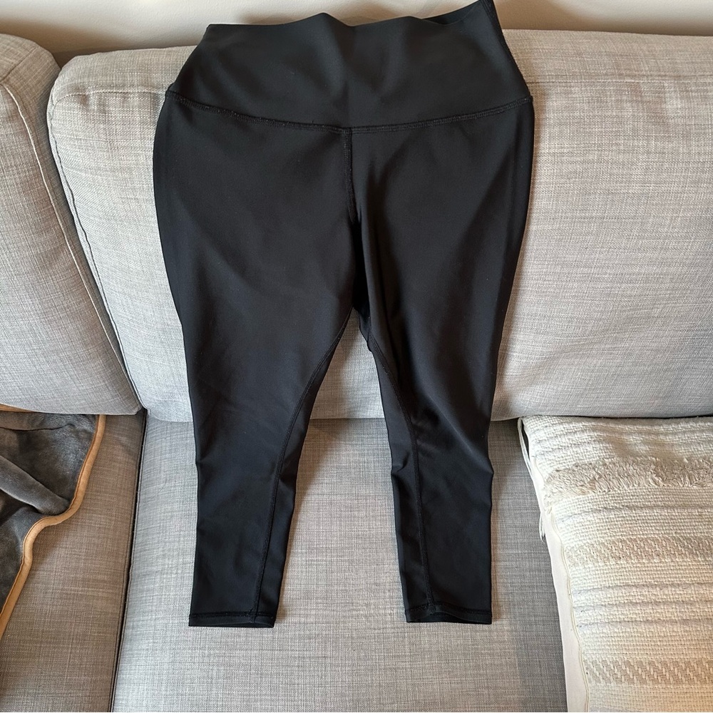 All Yoga High Waist Airlift Capri Leggings